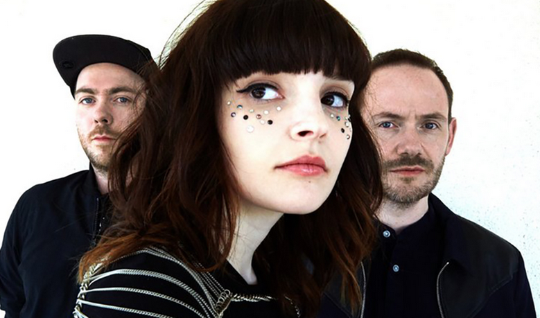 CHVRCHES CELEBRAN SUS DIEZ AÑOS CON LA REEDICIÓN DE SU DEBUT