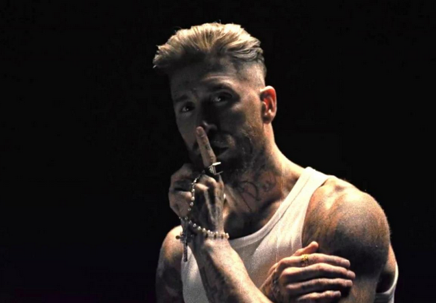 EL FUTBOLISTA SERGIO RAMOS PROTAGONIZA EL BOCHORNO MUSICAL DEL AÑO