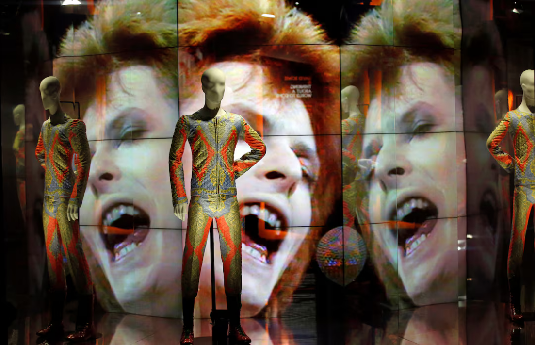 ABIERTA AL PÚBLICO LA GRAN MUESTRA DE OBJETOS DE DAVID BOWIE