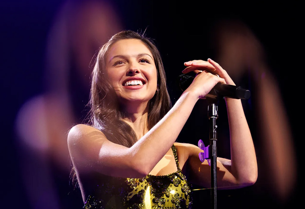 OLIVIA RODRIGO CREA SU FESTIVAL SOLO CON GRUPOS FEMENINOS