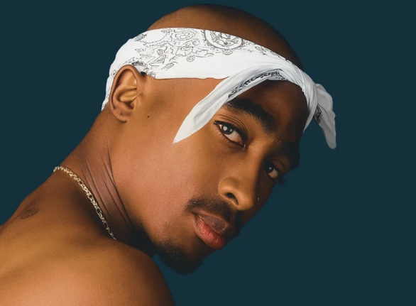 SE PUBLICA EN ESPAÑOL LA BIOGRAFÍA AUTORIZADA DEL MÍTICO RAPERO 2PAC