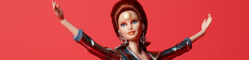 MATTEL HOMENAJEA A DAVID BOWIE CON SU BARBIE MÁS MODERNA